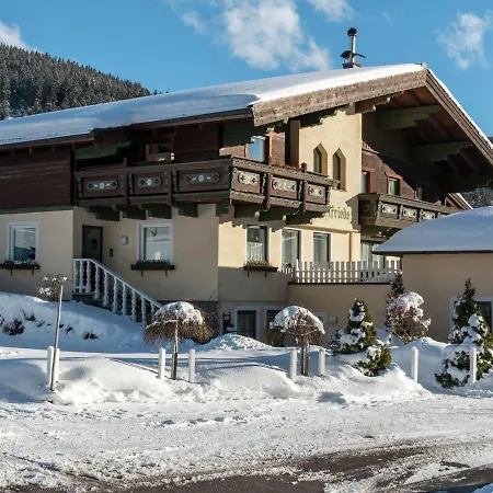 Gorgeous Mansion In Near Ski Area Holiday home